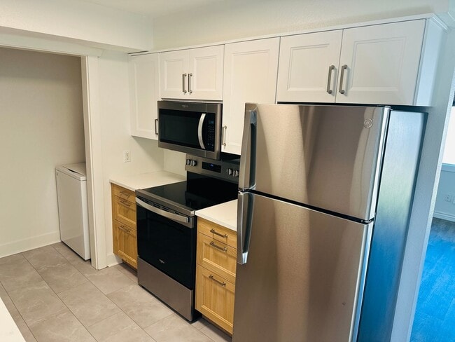 Building Photo - Charming Remodeled Camas Duplex