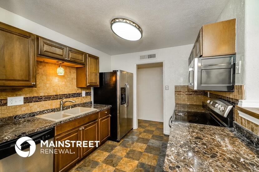 Building Photo - 2850 Canary Ln