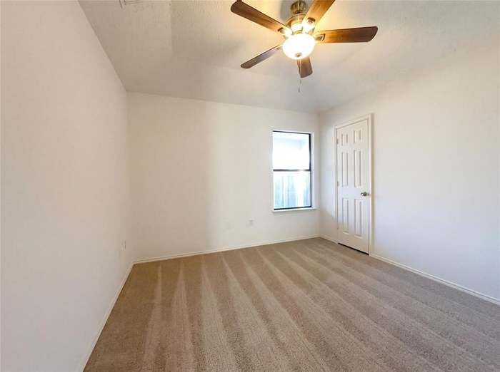 Building Photo - 709 Sandy Trail