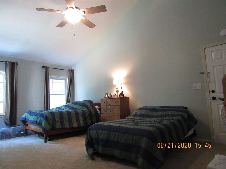 Building Photo - 56 McIntosh