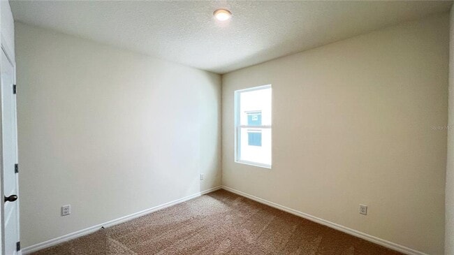 Building Photo - 487 Lily Ln