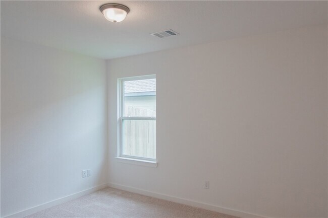 Building Photo - 5689 Fox Blf Dr