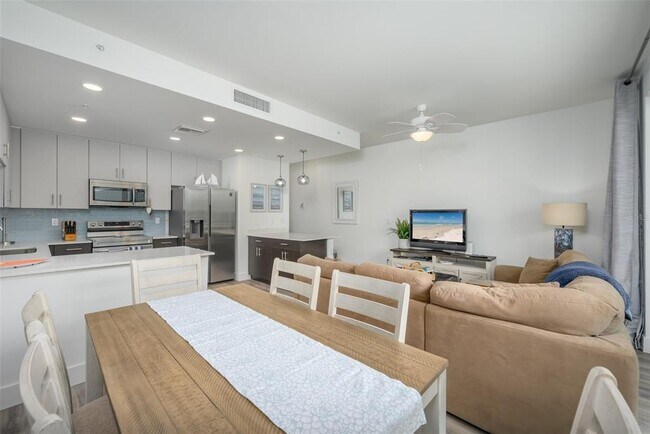 Building Photo - 1703 N Tamiami Trl