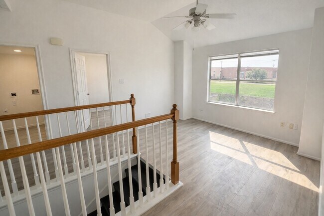 Building Photo - 14123 Fox Creek Park Dr