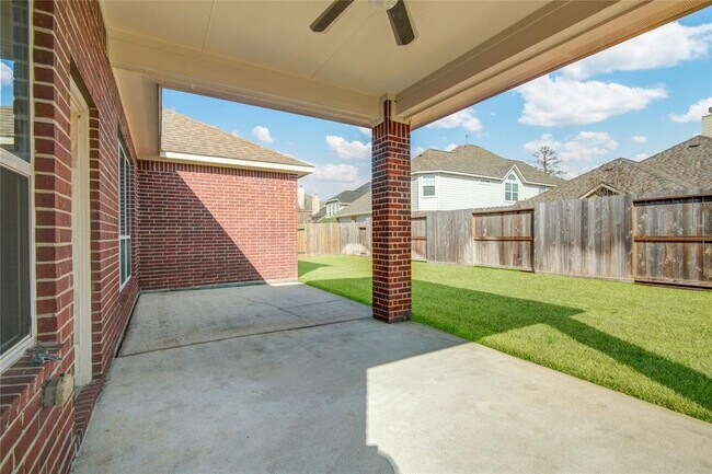 Building Photo - 25410 Lancaster Pine Dr