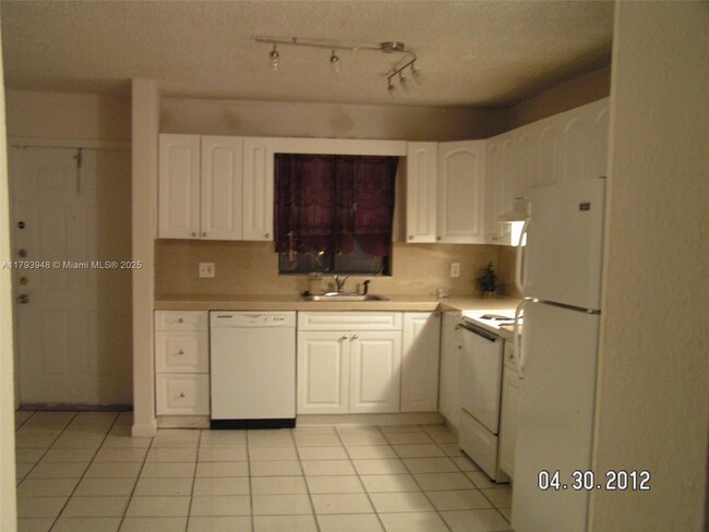 Building Photo - 28155 SW 142nd Ct