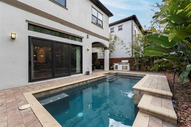 Building Photo - 8376 Via Vittoria Way