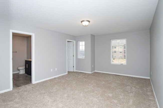 Building Photo - 3912 Scorpio Dr SE