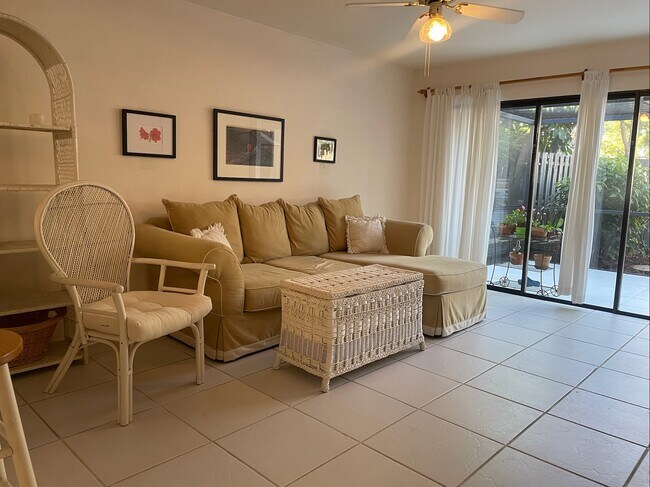 Building Photo - 11674 Pointe Cir