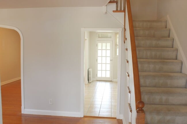 Building Photo - 3515 Parklawn Ave