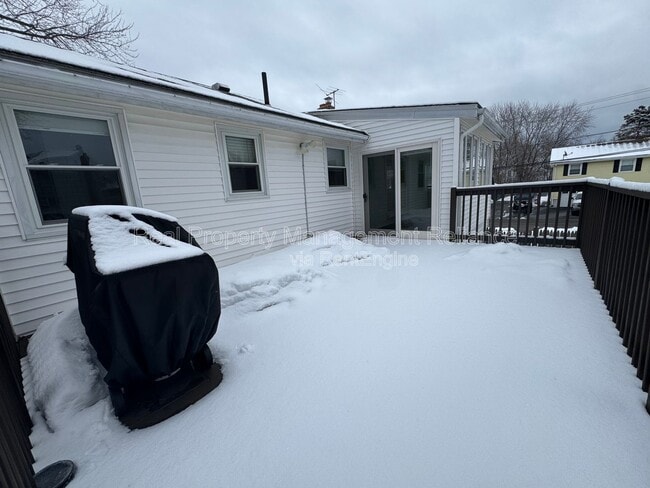 Building Photo - 30 Gables Cir