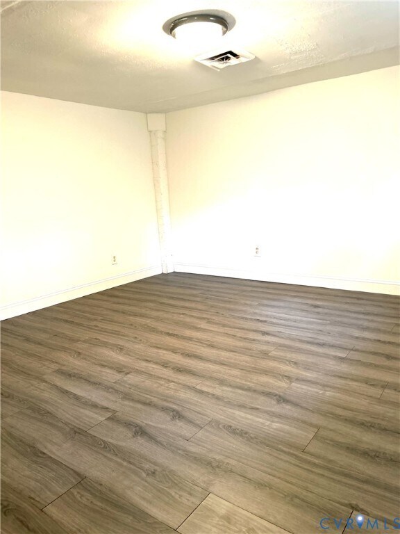 Building Photo - 1042 Peck Rd