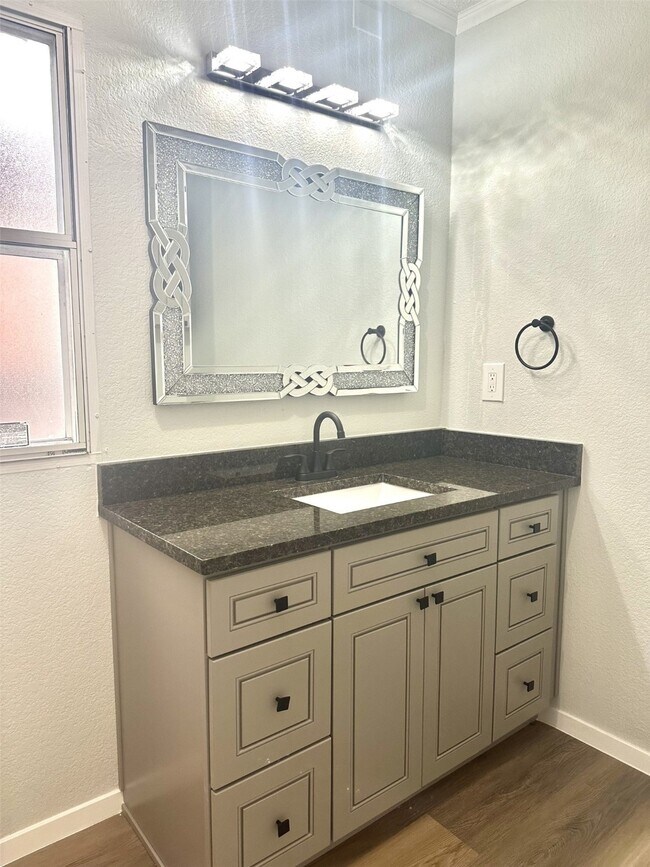 Building Photo - 11930 Greenglen Dr