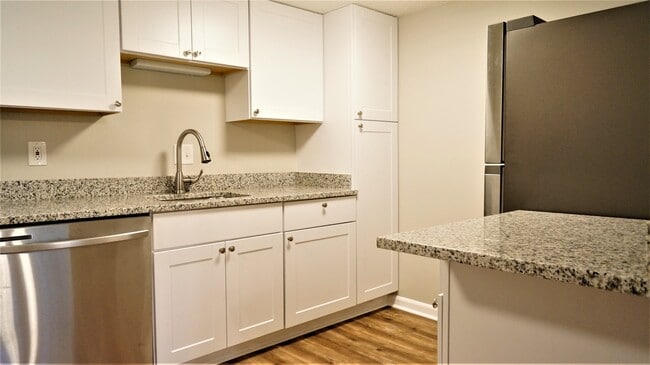 Building Photo - 11818 Breton Ct