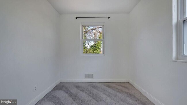 Building Photo - 1604 Woodhill Ct