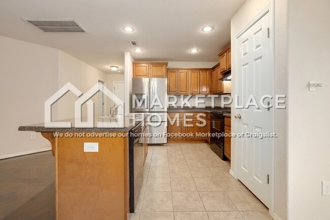 Building Photo - 4481 W Pecan St