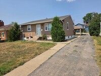 Building Photo - Centrally Located Three-Bedroom, Two-Bathroom House for Rent!