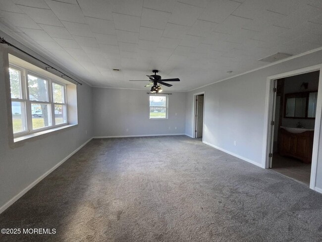 Building Photo - 219 Dock St