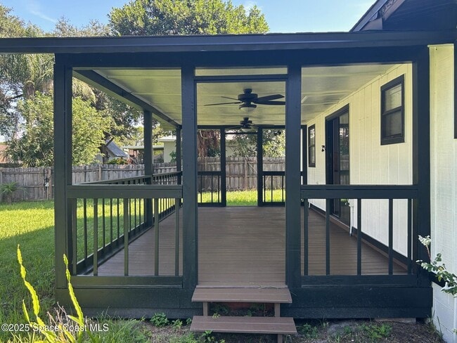 Building Photo - 5960 Eaglewalk Ave