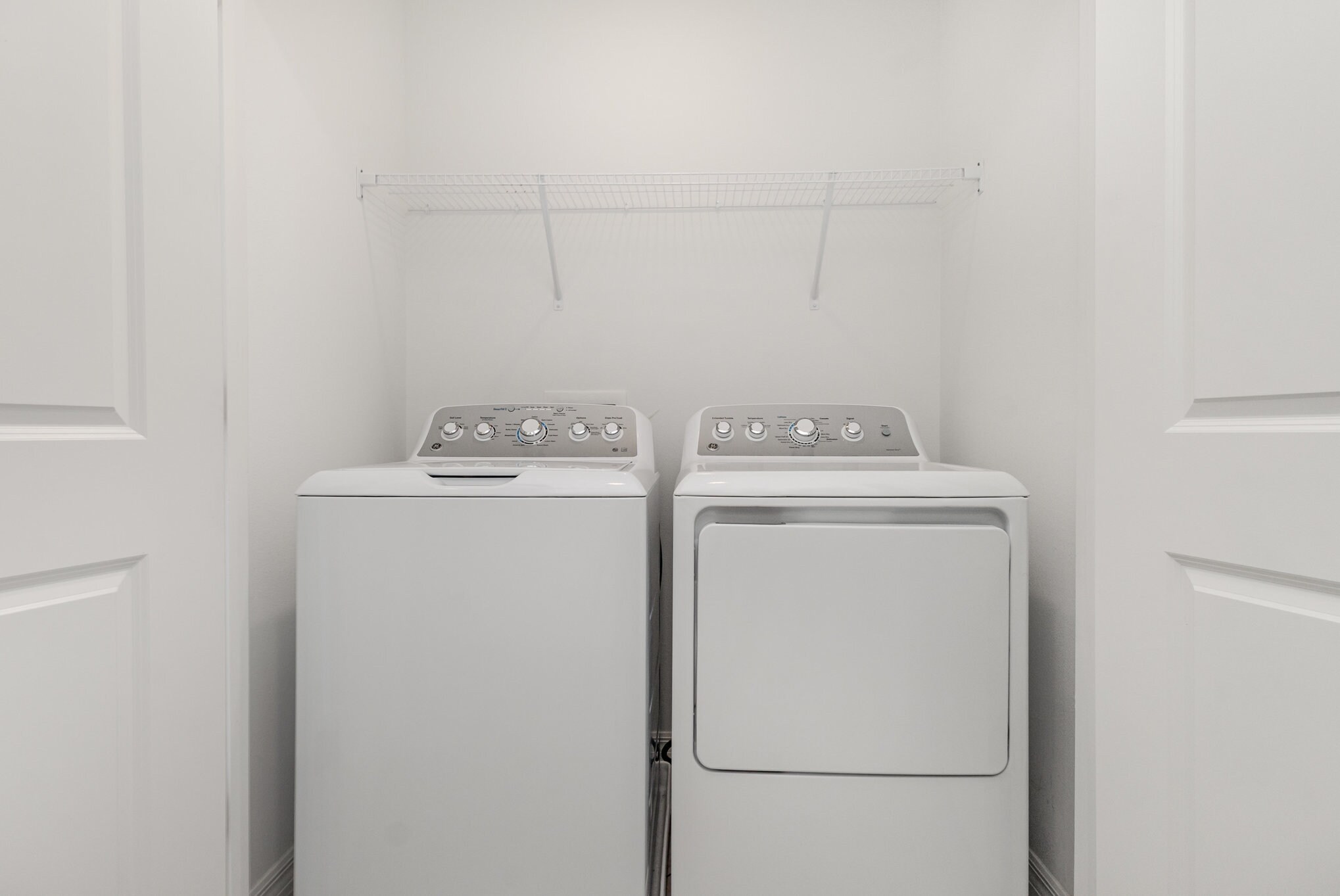 Building Photo - 2037 Viewfinder St