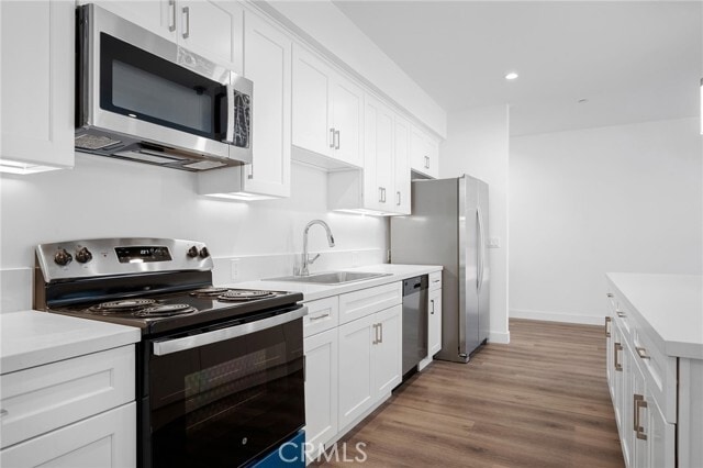 Building Photo - 10657 Moorpark St