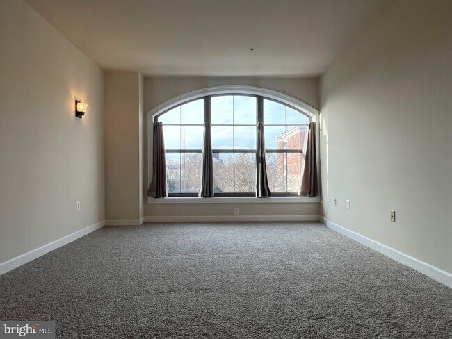 Building Photo - 485 Harbor Side St