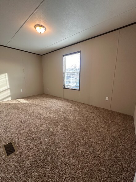 Building Photo - 3200 S Highland Park Dr