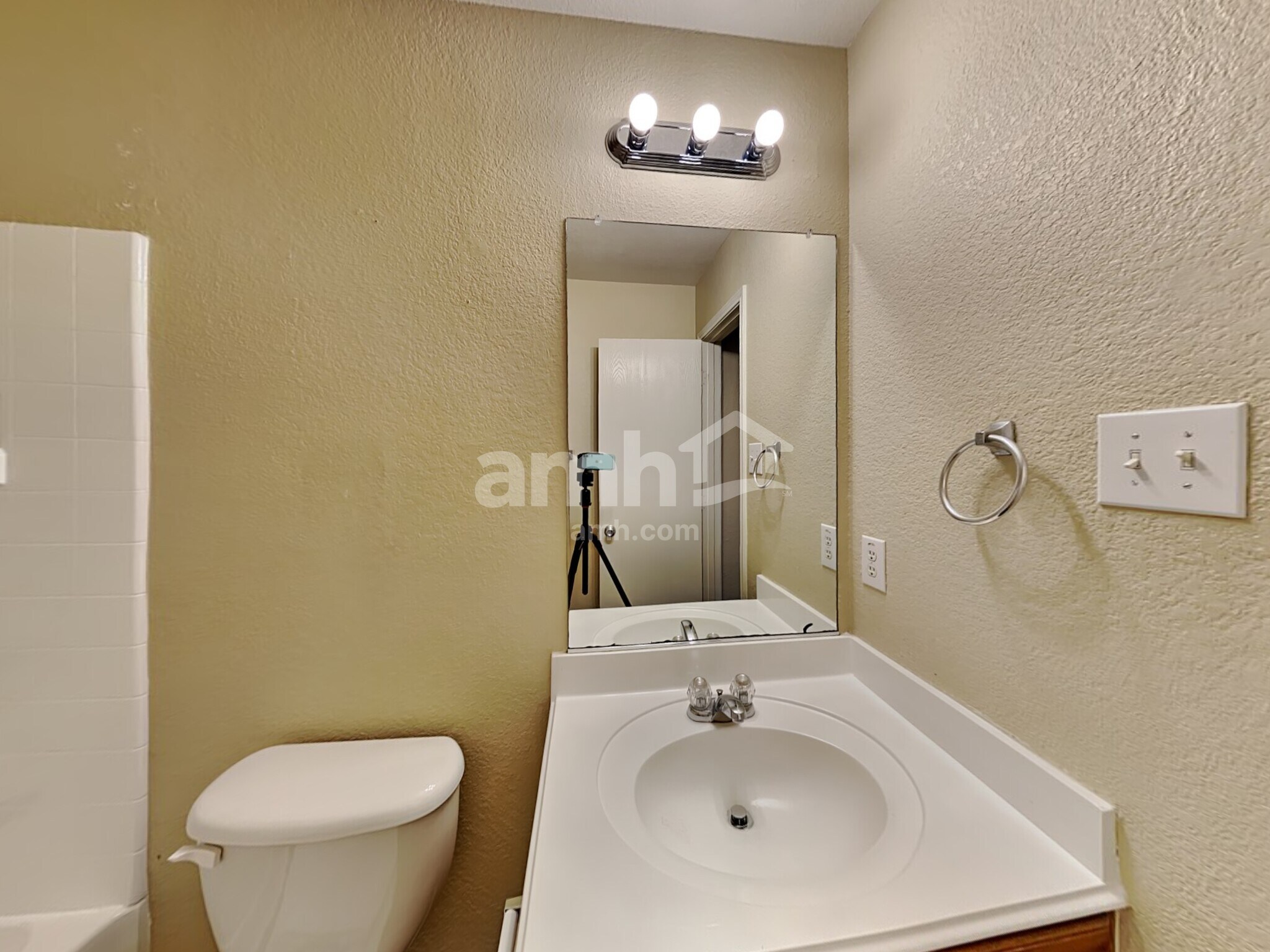 Building Photo - 912 Jamie Dr