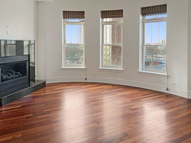 Building Photo - 36 S Ashland Ave