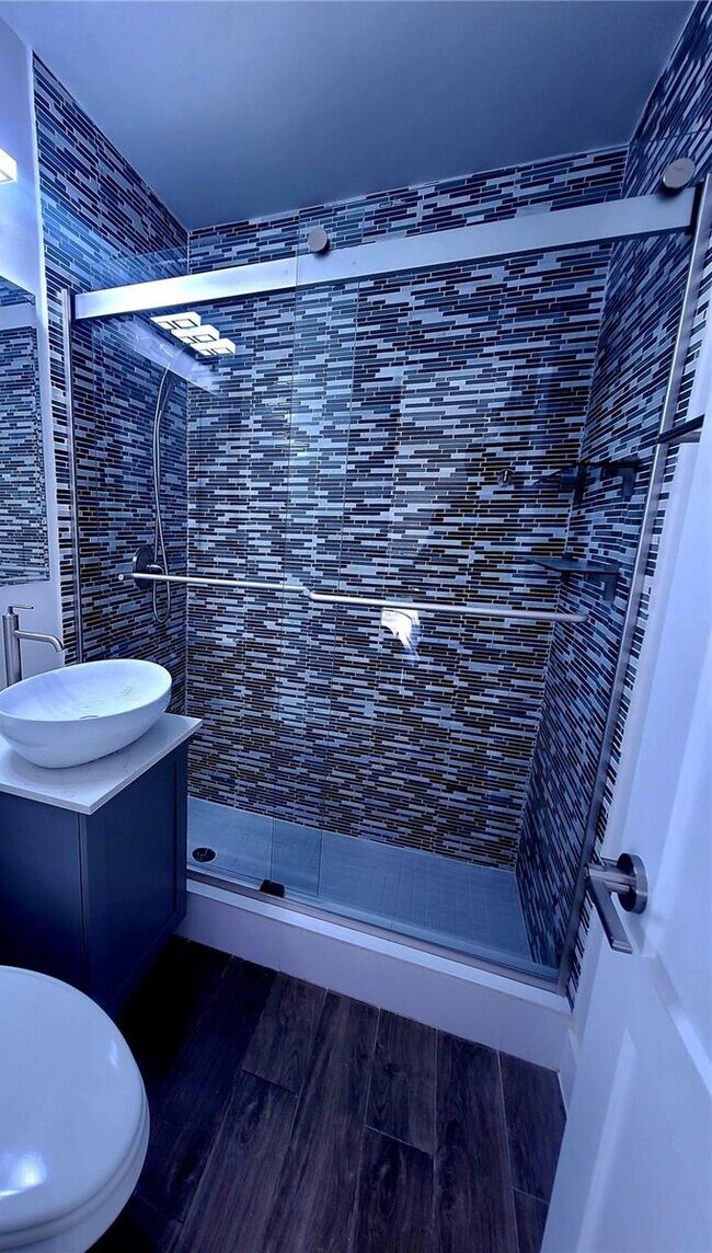 Building Photo - 1320 Arthur St