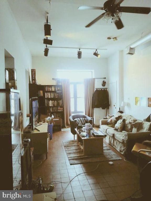 Primary Photo - 311 N Randolph St