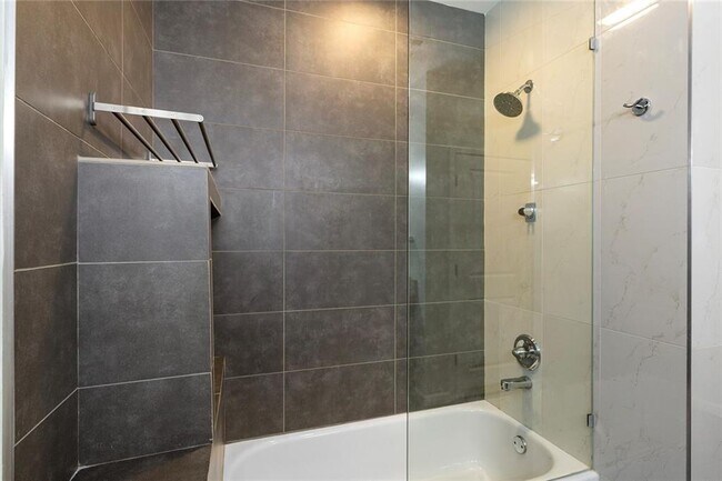 Building Photo - 3400 Malone Dr