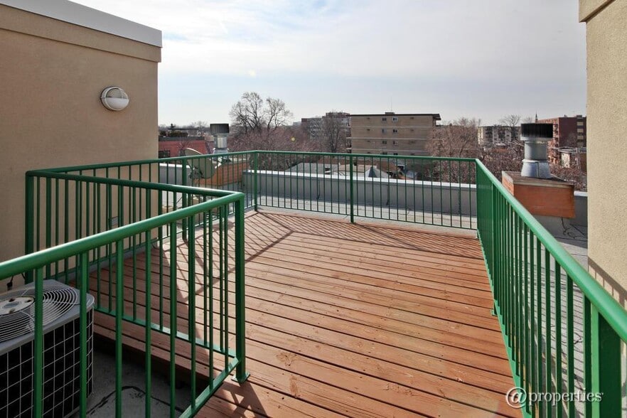Private rooftop deck with in-unit enterance - 7307 Franklin Street