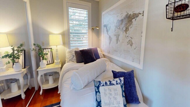 Building Photo - A Timeless Coronado Beach Cottage