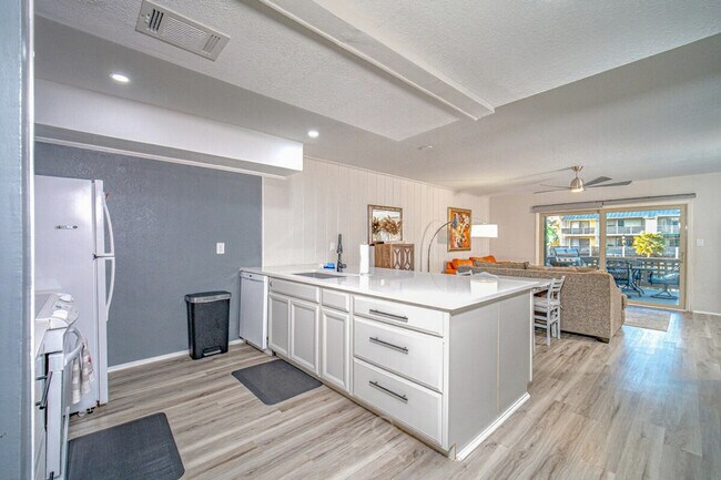 Building Photo - 1902 Bayhouse Dr