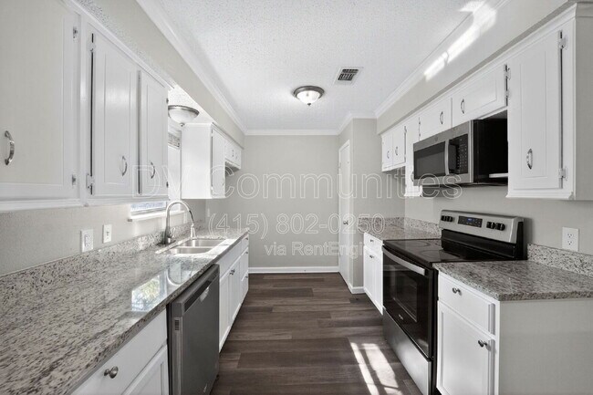 Building Photo - 936 N Las Vegas Trail