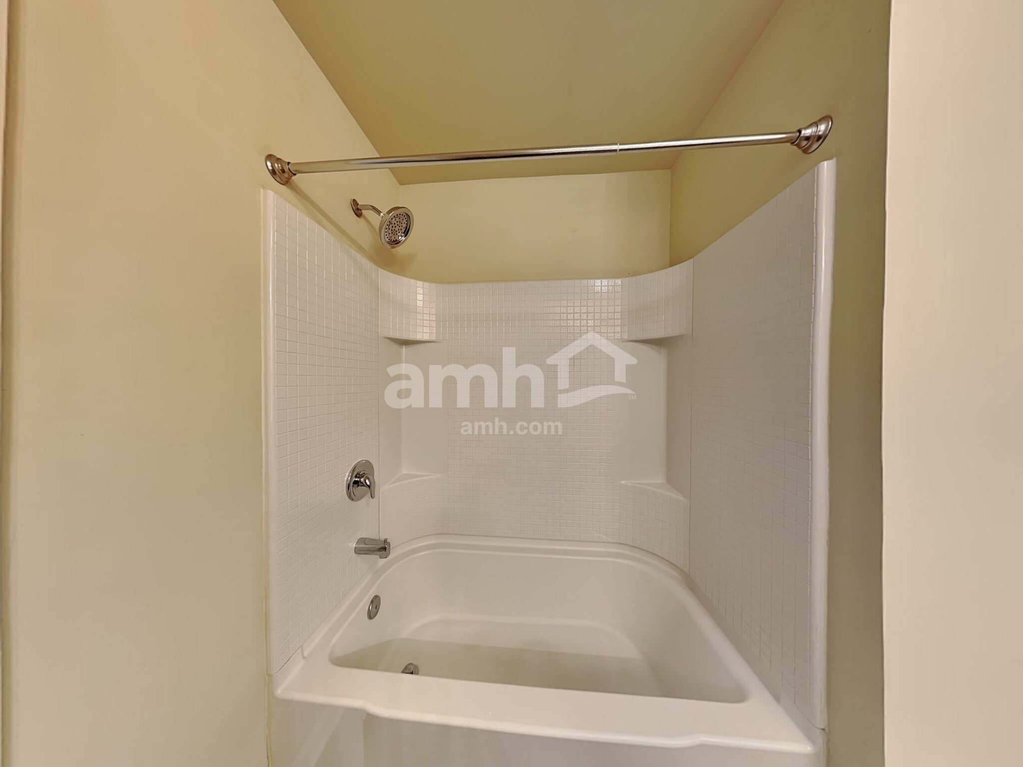 Building Photo - 4104 Dale Dr SE