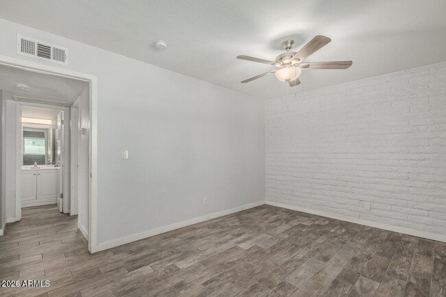 Building Photo - 1118 S McClintock Dr