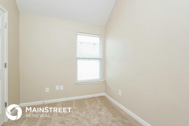 Building Photo - 5888 Bluegrass View