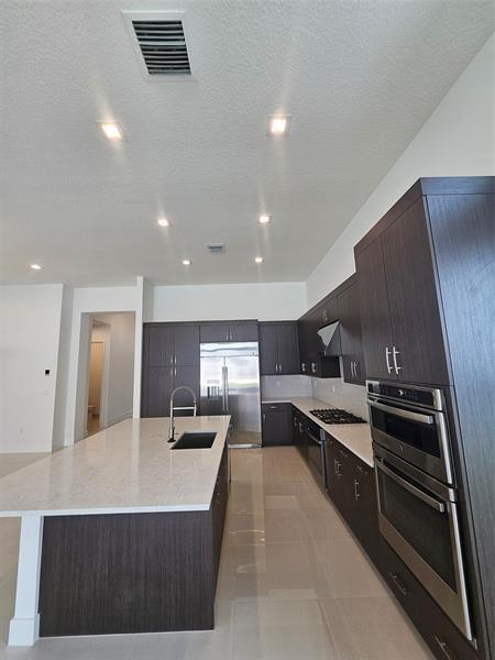 Building Photo - 9421 Tulip Leaf Ct