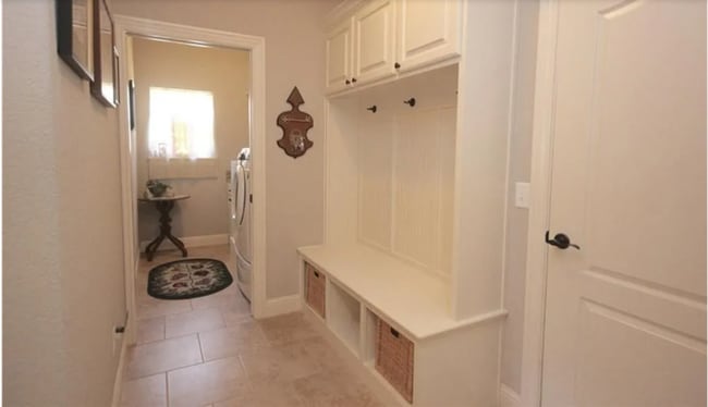 Building Photo - 1919 Sicily Ave