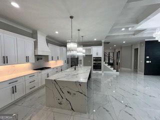 Building Photo - 960 Nours Cir SE