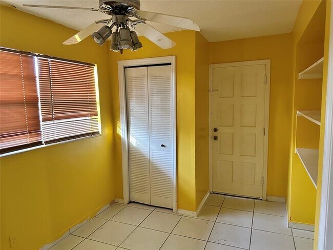 Building Photo - 5900 NW 17th Pl