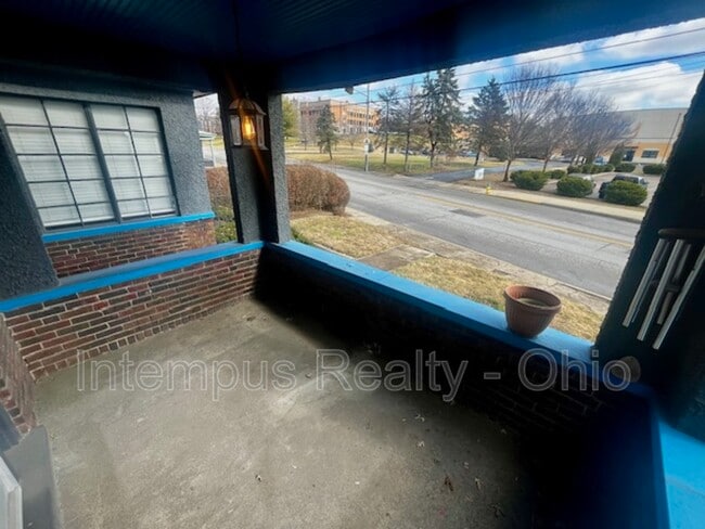 Building Photo - 4237 Vine St