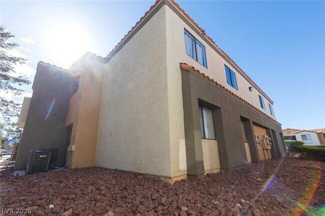 Building Photo - 3151 N Soaring Gulls Dr