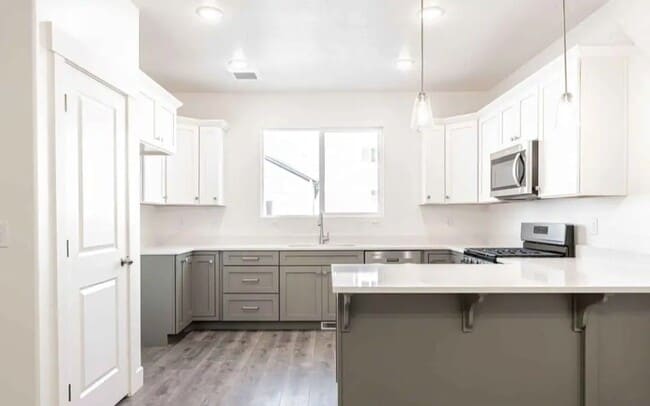 Building Photo - 3770 970 N