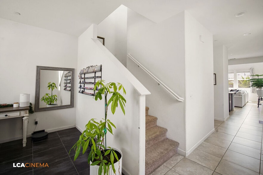 Building Photo - 5805 Commonwealth Ave