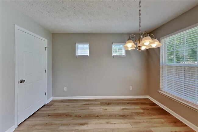 Building Photo - 76 Arrowhead Dr