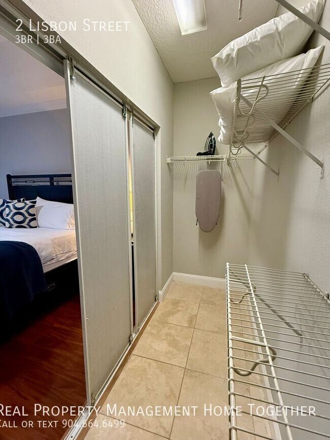 Building Photo - 2 Lisbon St