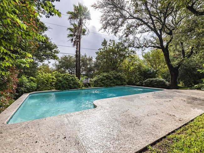 Building Photo - 9305 Springwood Dr